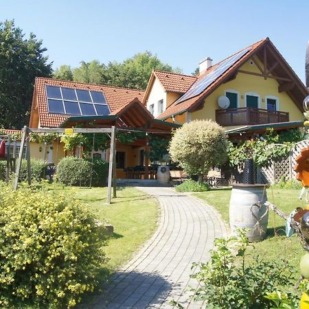 Riegler'S Buschenschank Fürstenfeld Esterno foto