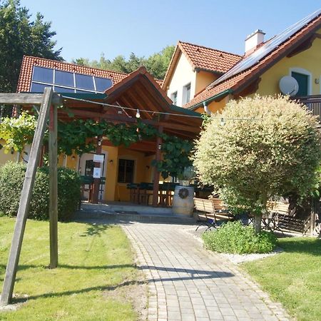 Riegler'S Buschenschank Fürstenfeld Esterno foto