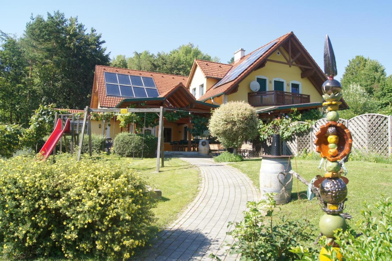 Riegler'S Buschenschank Fürstenfeld Esterno foto