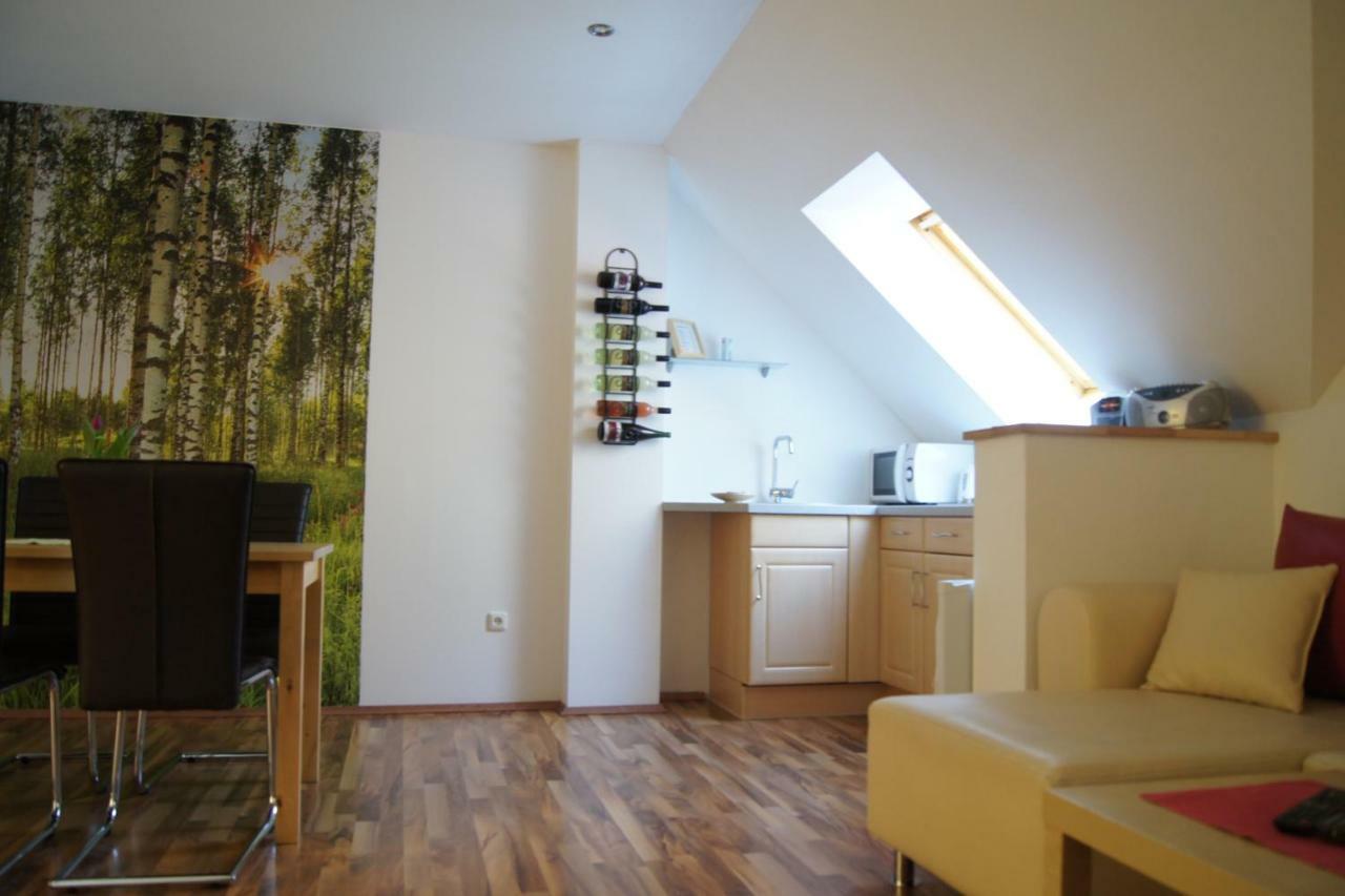 Riegler'S Buschenschank Fürstenfeld Esterno foto